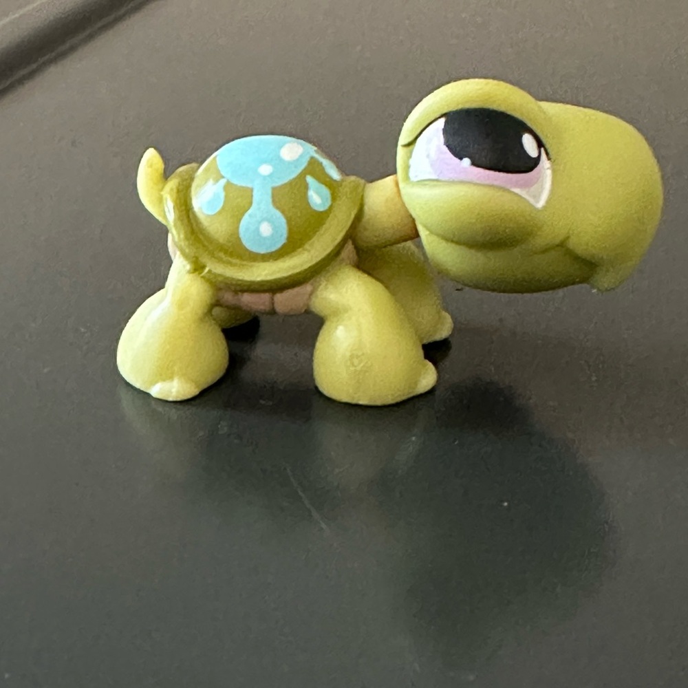 Lot of 2 Littlest Pet Shop LPS Turtle figures Hasbro